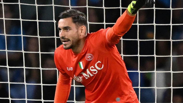 Caso Meret, bufera social sulle accuse: il portiere del Napoli respinge ogni coinvolgimento