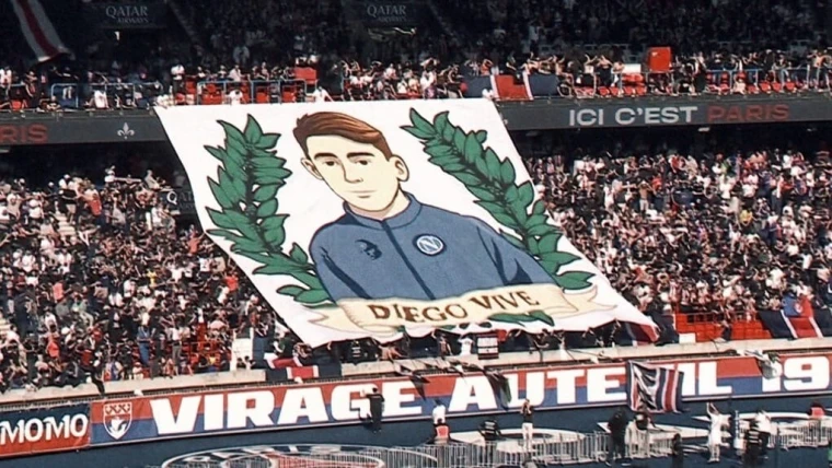 PSG, gli ultras ricordano Diego De Vivo: striscione meraviglioso dei francesi