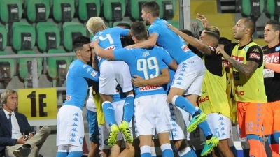 SSC NAPOLI: "Perchè quando gioca così, la falange di Sarri diventa un esercito inespugnabile."