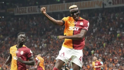 Futuro Osimhen: un bivio tra Istanbul e Napoli, i dettagli