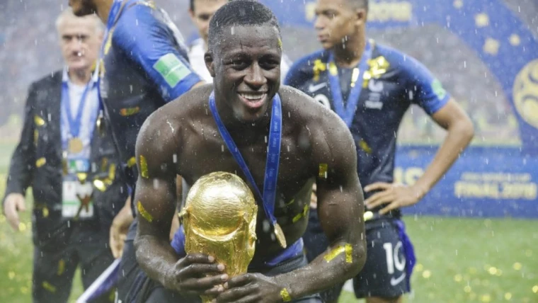 Il City perde anche fuori dal campo: Mendy vince la causa contro il club di Manchester