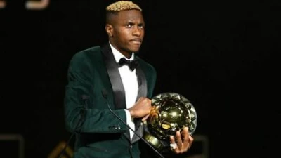 Osimhen vince il Pallone d'Oro africano, le parole dell'azzurro: "Ringrazio la mia squadra e i tifosi del Napoli"