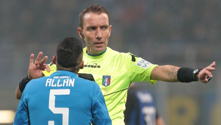 Delfino: "C'erano gli estremi per sospendere la gara. Mazzoleni concentrato sui cartellini"