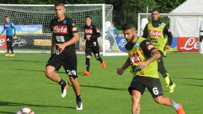 Napoli, le ultime da Dimaro: foto e report del giorno