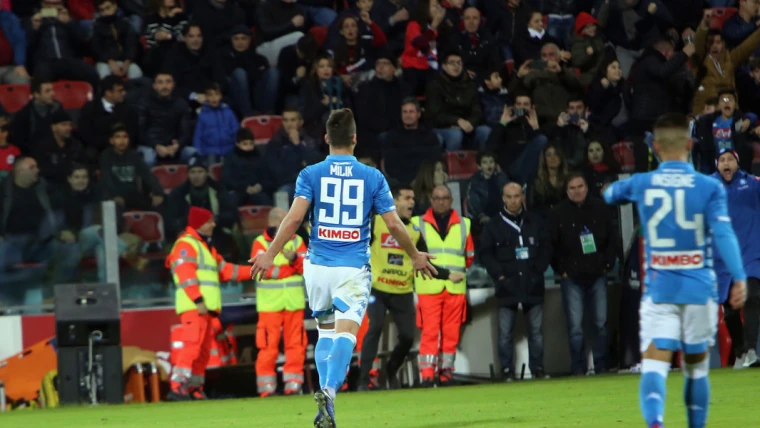 RETROSCENA - Dopo il goal, Milik ha ringraziato la panchina