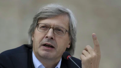Sgarbi: "Da piccolo tifavo Spal, ora tifo Napoli! Sarri? Mai sentito"