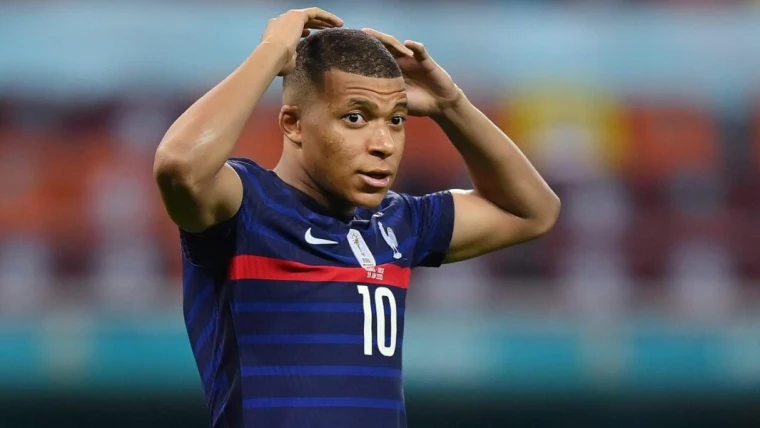 Nations League, Deschamps esclude Mbappé da Italia-Francia: "Per noi è meglio così"
