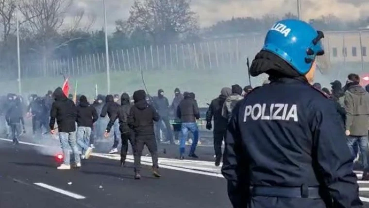 Il Mattino - Verso Torino-Napoli e il derby di Roma: si temono nuovi scontri in autostrada