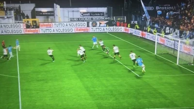 Gds - Nuova regola per il fuorigioco, stop alle chiamate millimetriche