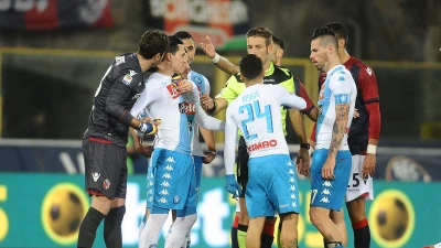 Bologna-Napoli arbitra Giacomelli. Valeri al Var