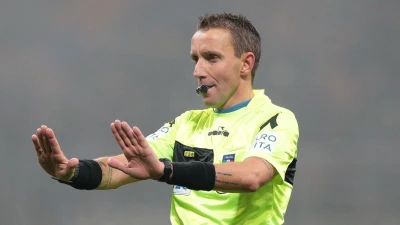 Mazzoleni non concede rigore alla Juve, Azzi si sfoga su Twitter: "Come Reina a Torino, lì dissero che non contava il pallone!"