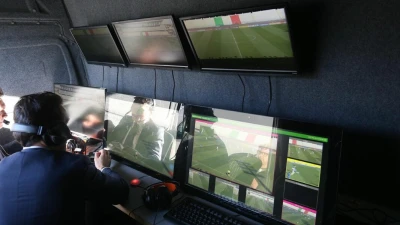 Serie A, nuove regole arbitrali 2026/27: Var sui corner e sui secondi gialli, linea più morbida sulle proteste