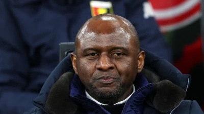 Genoa, la panchina di Vieira traballa: Ecco a cosa sta pensando la società per sostituirlo