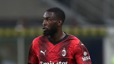 Milan in difficoltà a Reggio Emilia: sotto col Sassuolo e in dieci uomini