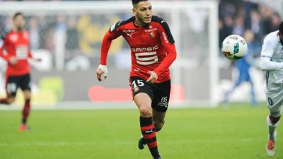 Dalla Francia - Il Napoli su Bensebaini del Rennes