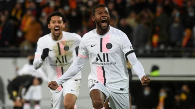 Roma, grave infortunio accorso a Wijnaldum, Mourinho: "Chi pensa alla responsabilità di Felix è feccia. Il calcio..."
