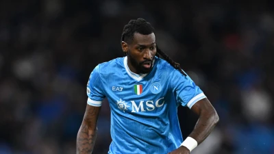 Anguissa resta al centro del progetto Napoli: Allegri lo valuta in ritiro, ma le offerte non convincono il club azzurro