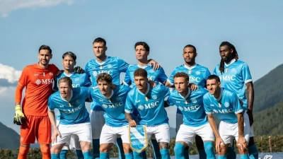 Napoli-Brest 0-2 all’intervallo: doppio Ajorque, azzurri poco concreti. Palo spettacolare di De Bruyne