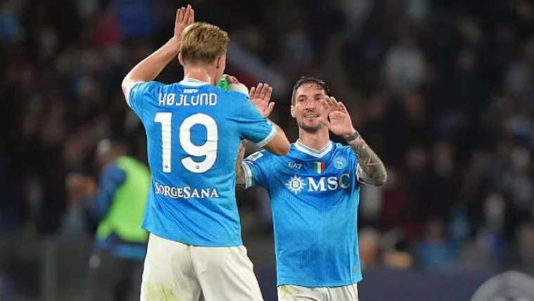 Cagliari-Napoli, Politano esalta la solidità: “Zero gol subiti fanno la differenza”