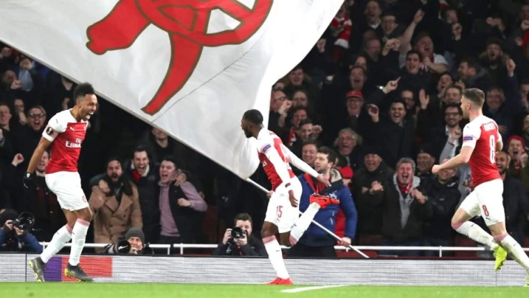 FOTO - La stampa inglese titola così: "Arsenal-Napoli, sorteggio horror per i Gunners"