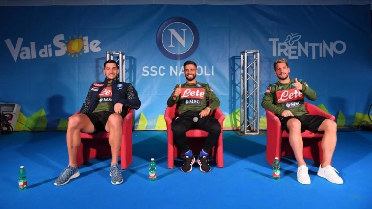 Felicità e gioia nello spogliatoio del Napoli, i giocatori ballano il Sirtaki [VIDEO]
