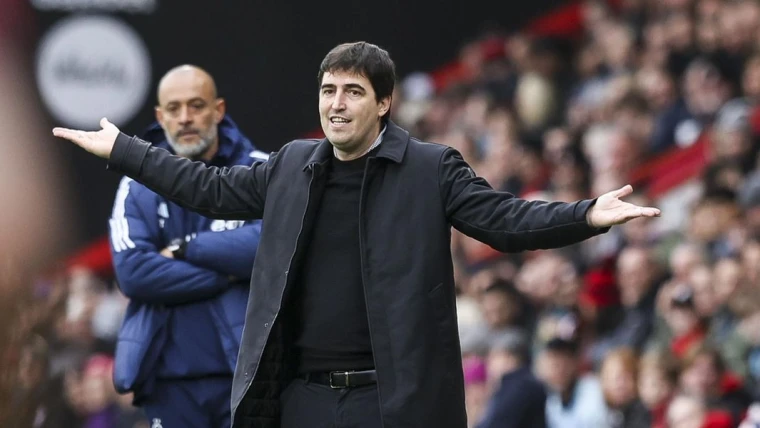 Napoli, spunta Iraola per il dopo Conte: il tecnico del Bournemouth prende quota tra Allegri, Italiano e le mosse di De Laurentiis
