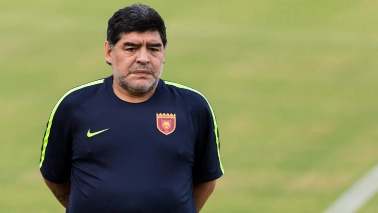 Maradona, il medico legale in aula: "Ignorati segnali d’allarme prima della morte"