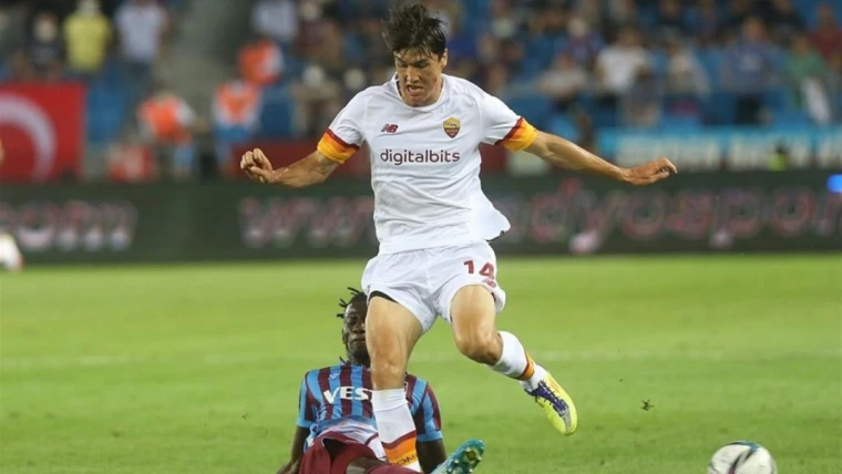 Non c’è pace per la Roma: Shomurodov costretto ad uscire dal campo per infortunio