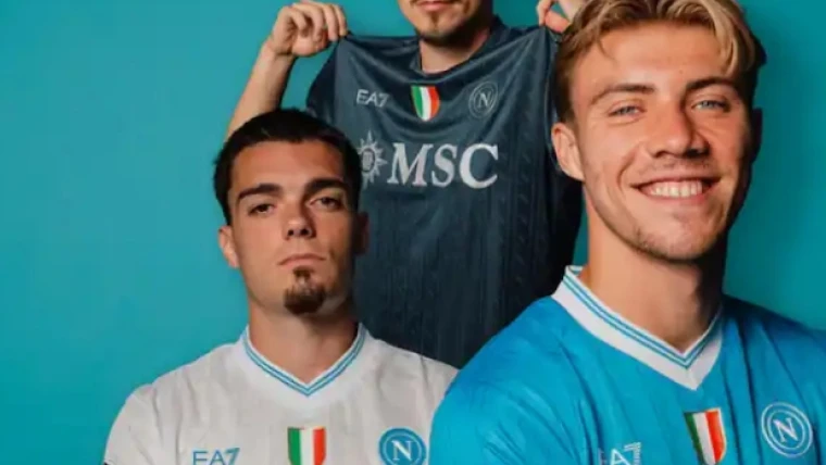 Napoli, presentate le maglie ufficiali per la Champions League 2025-26: tutte le novità