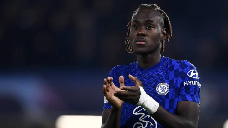 Como, non solo Nico Paz: offerta da 25 milioni per Chalobah, Fabregas vuole una difesa da Champions
