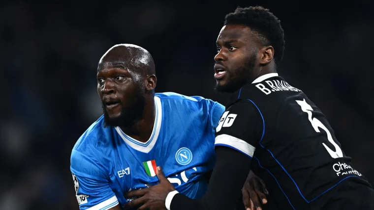 Chelsea, Badiashile ha detto sì al Napoli: il difensore rientra dalla Malesia, ora si tratta