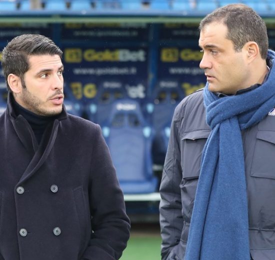 Pietro Accardi discute con Pecini