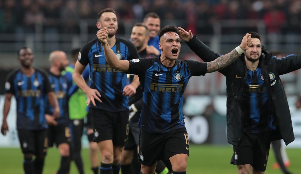 Lautaro Martinez esulta dopo il Derby